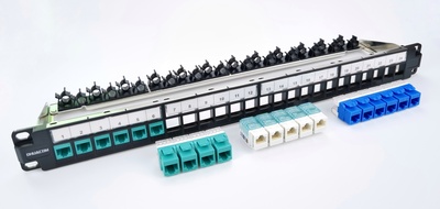 超五类 24 位非屏蔽配线架（模块式）